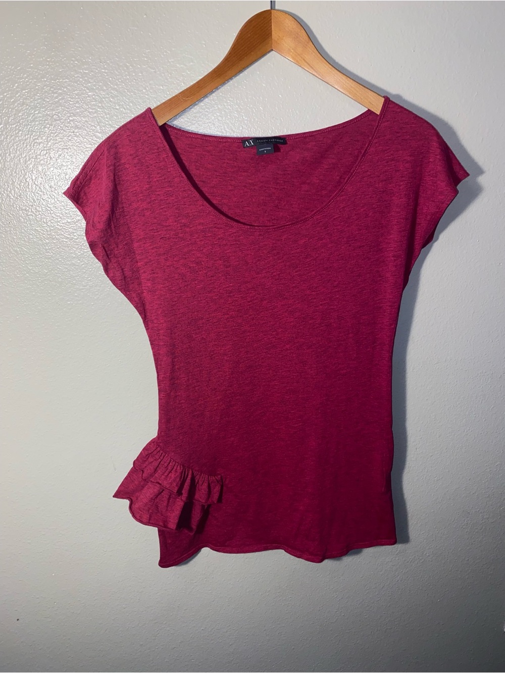 Armani Exchange Magenta Asymmetric Ruffle Hem Cap Sleeve Tee Top Small
